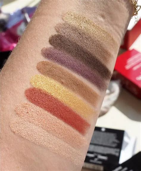 chanel metallic violet swatch